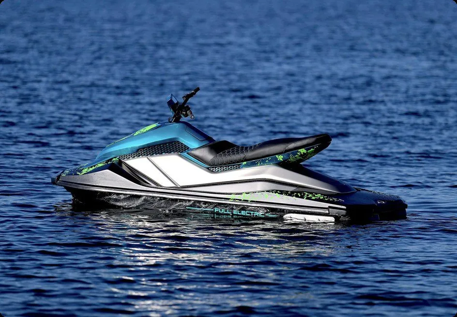 Le prototype S300 sur l'eau